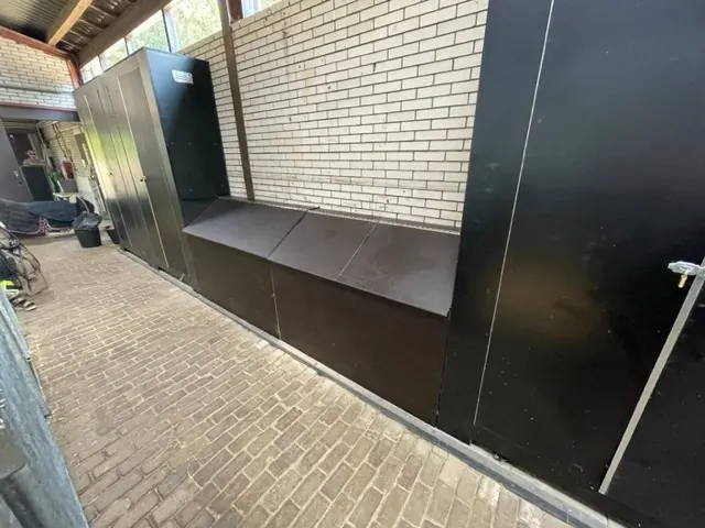 Voerkisten op maat gemaakt, uitgevoerd door Klusbedrijf Gierveld in Hoofddorp