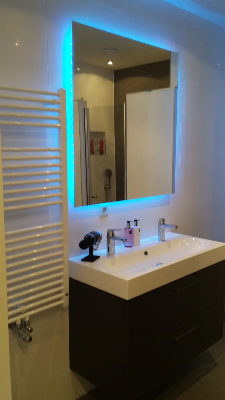 Badkamermeubel in een badkamer, uitgevoerd door Klusbedrijf Gierveld in Hoofddorp
