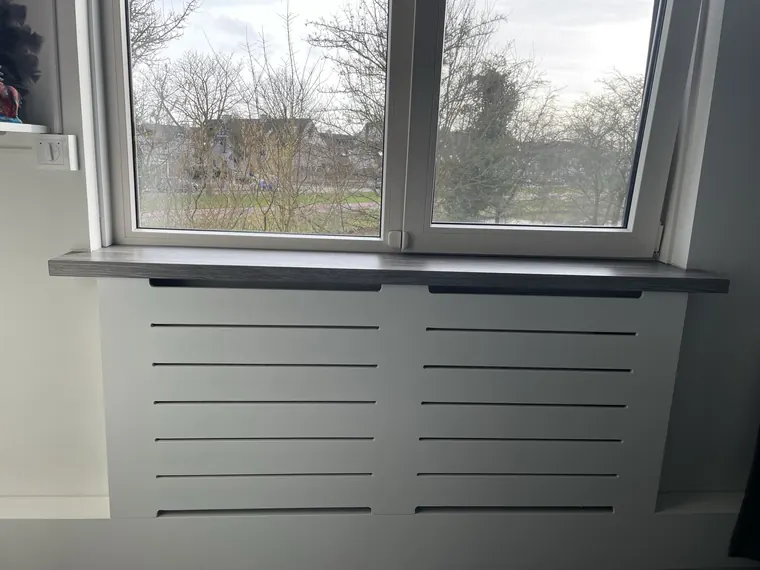 Radiator ombouw in een woning, uitgevoerd door Klusbedrijf Gierveld in Hoofddorp