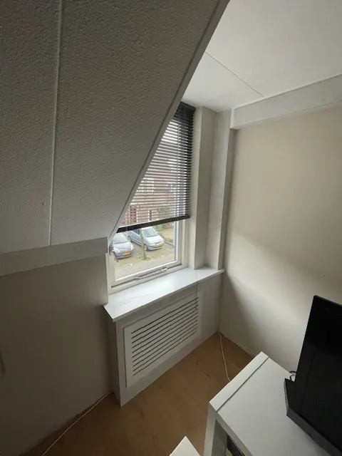 Radiator ombouw in een woning, uitgevoerd door Klusbedrijf Gierveld in Hoofddorp